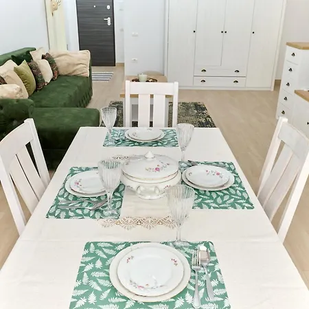 Emerald Frontsea * Navodari