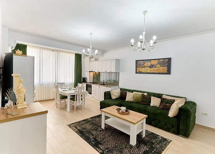 Emerald Frontsea Apartman *