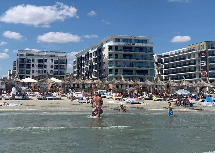 Emerald Frontsea Apartman *