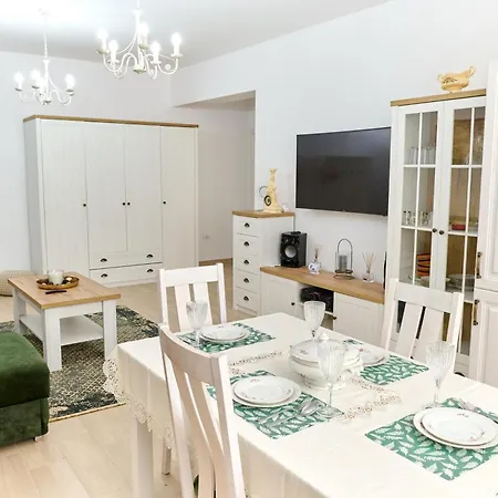 Emerald Frontsea Apartment Navodari